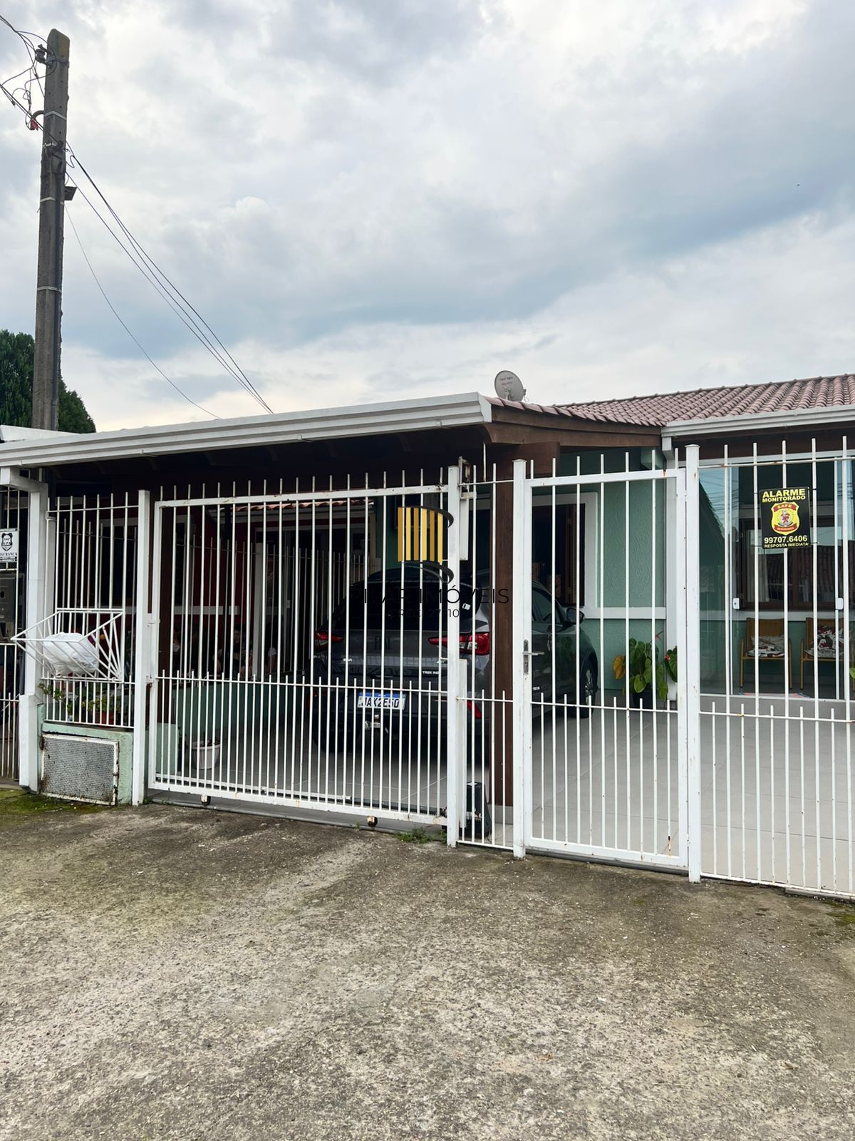 Casa na zonal de 3 dormitórios