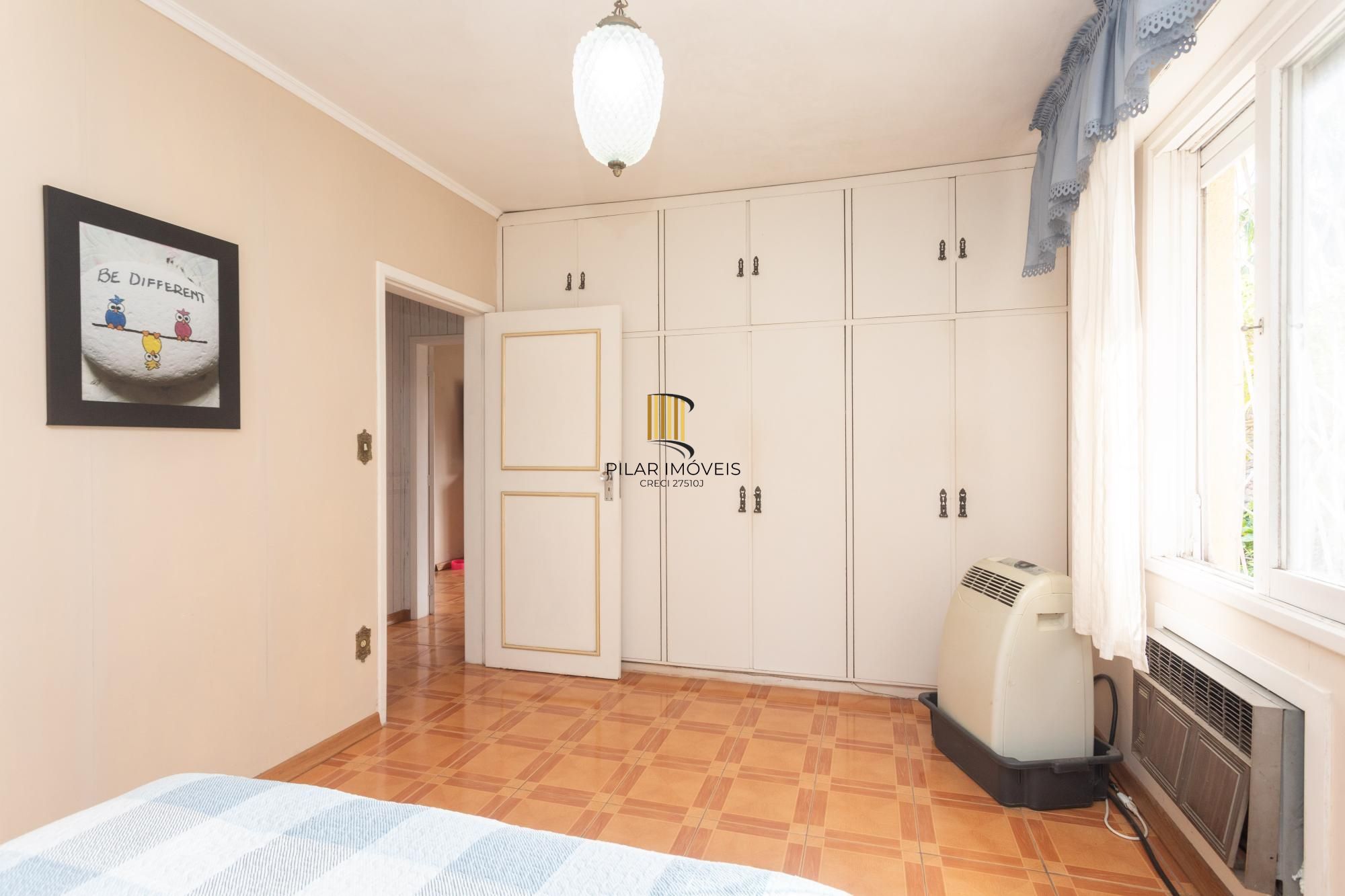 Casa com piscina e 470m2 no Chácara das Pedras