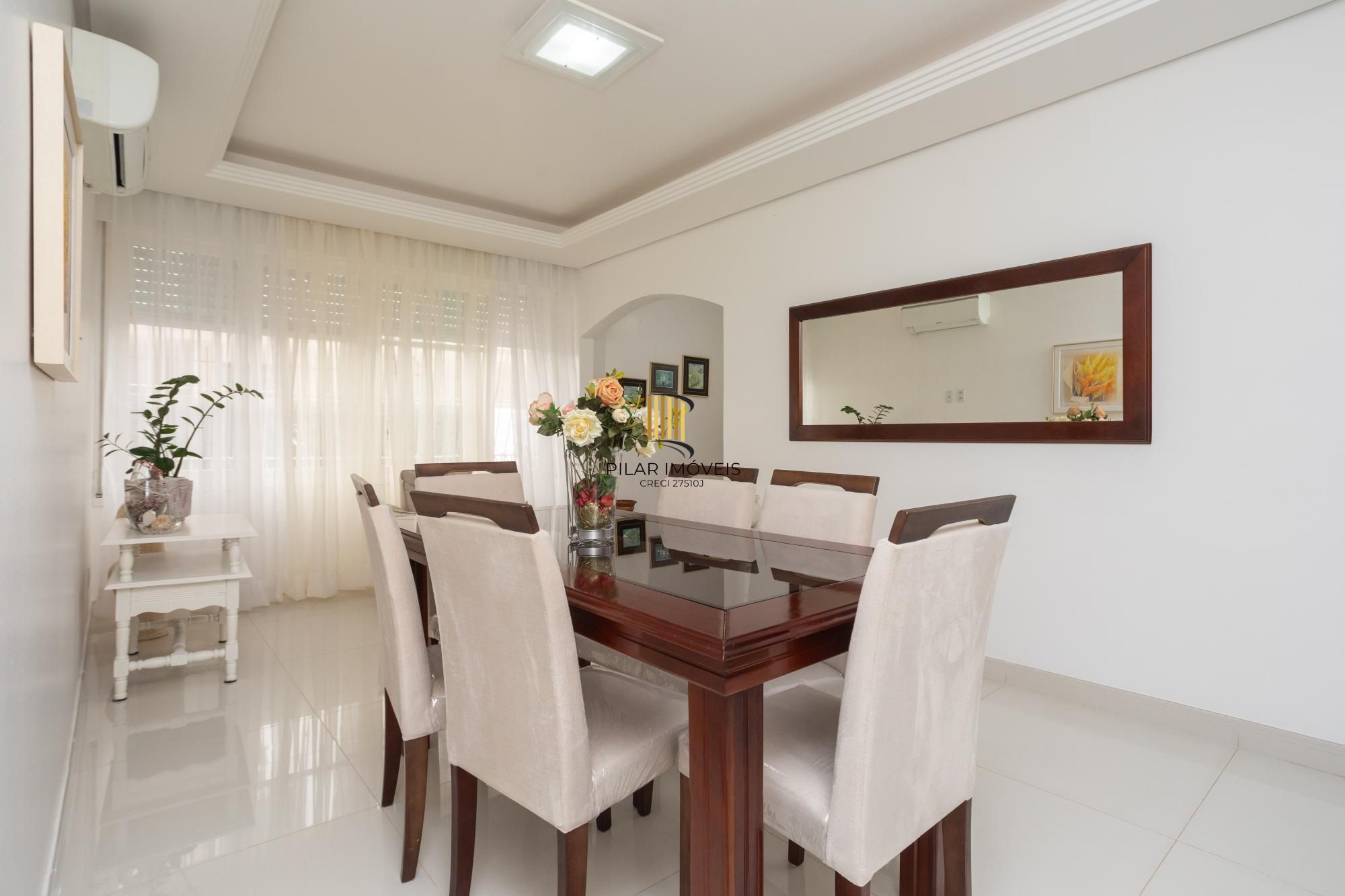 Garden espaçoso com 4 quartos no Menino Deus