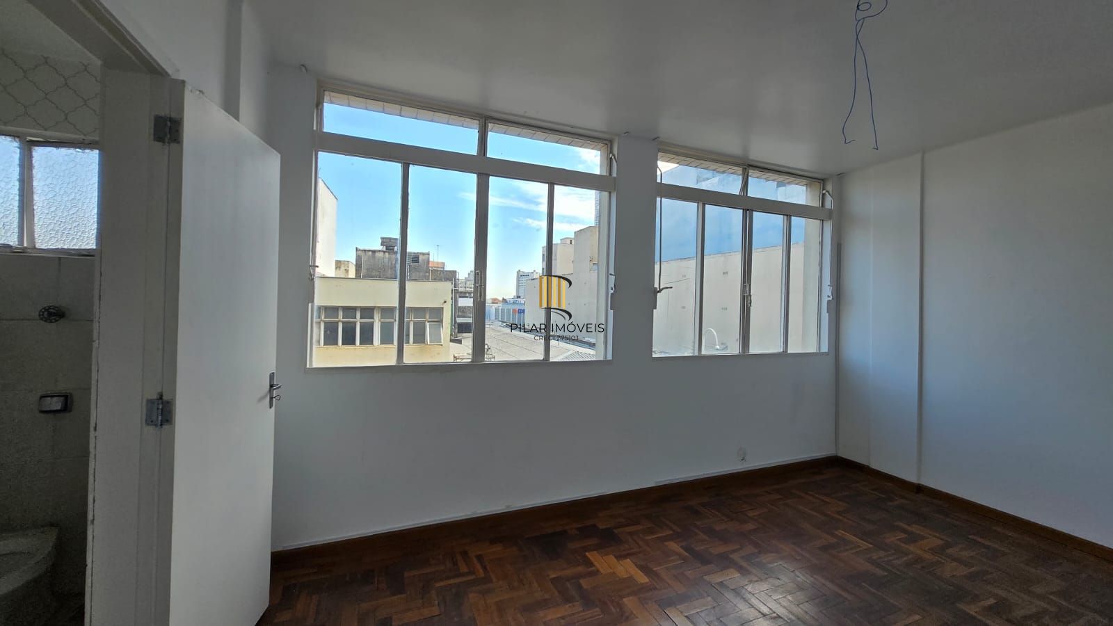 Sala Comercial Pronta para Seu Negócio no Centro Histórico de Porto Alegre