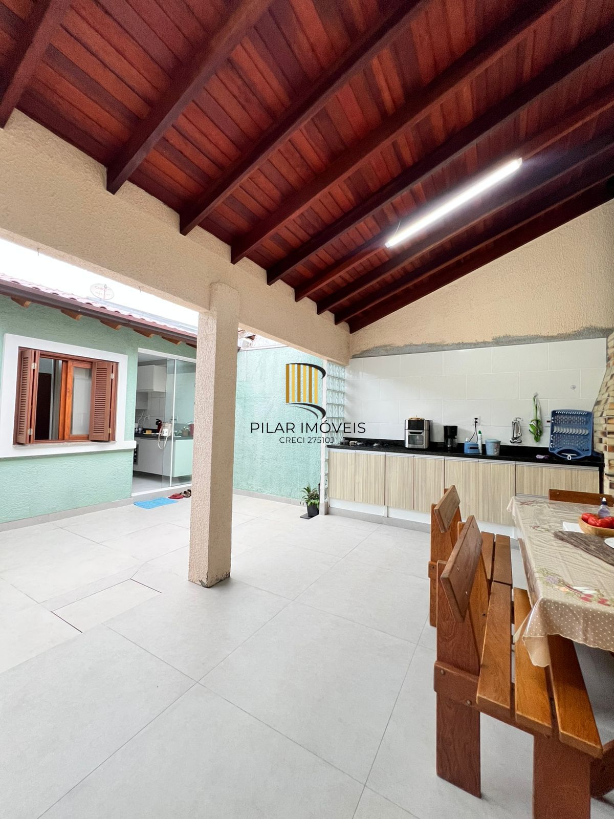 Casa na zonal de 3 dormitórios