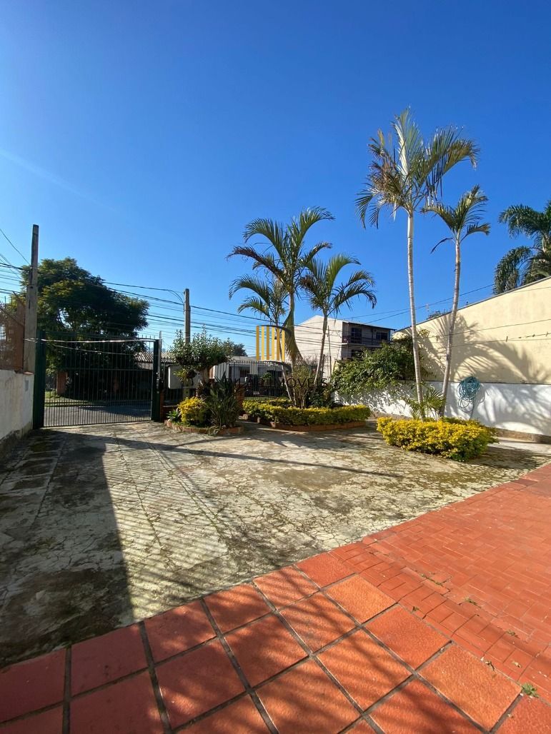 Casa 4 dorm. + 4 vagas 238m² Morro Santana - Porto Alegre
