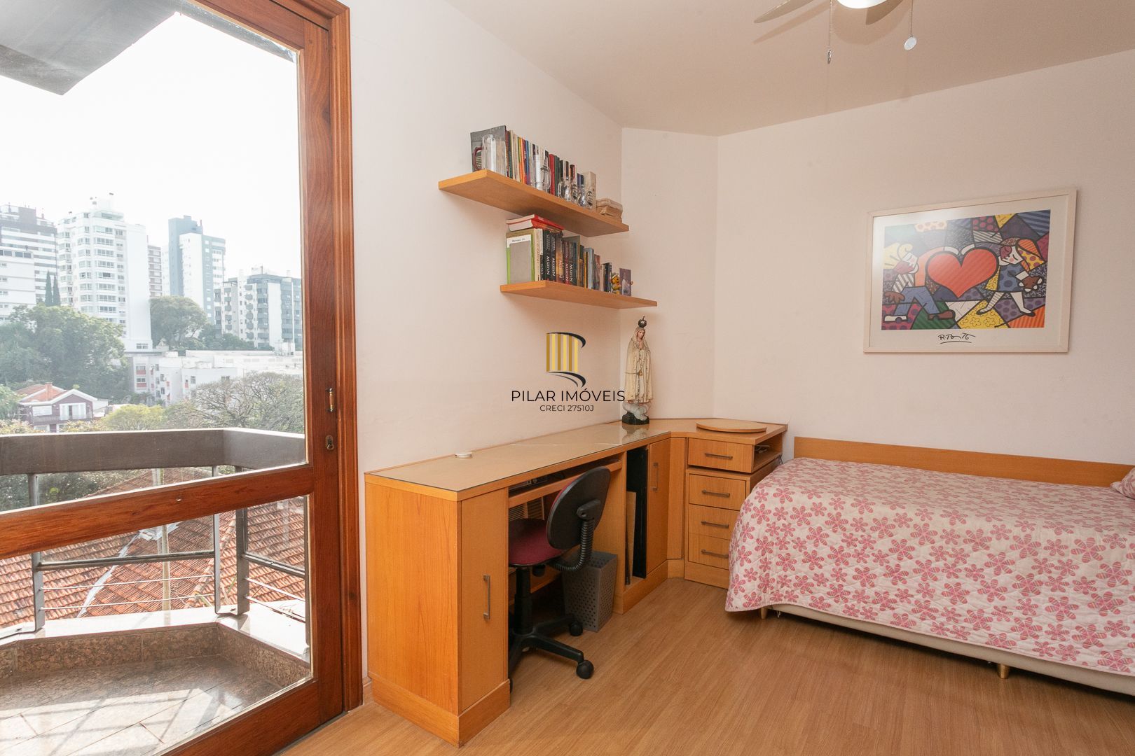 Cobertura com 3 dormitórios, mobiliada com 300 m²