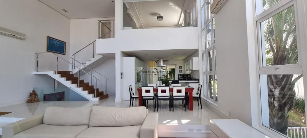 Casa com 3 suítes e piscina no Boa Vista
