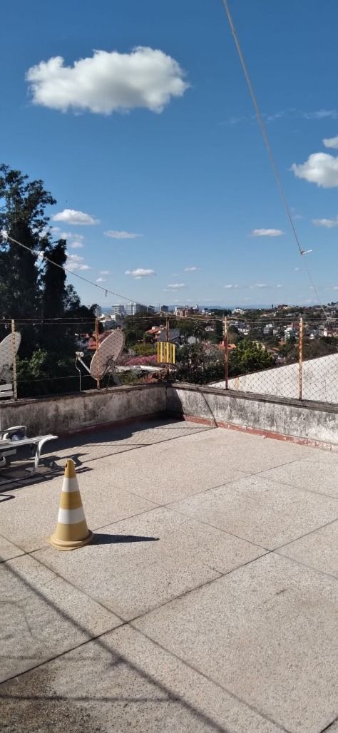 Casa 4 dorm. + 3 vagas 130m²  Três FIgueiras - Porto Alegre