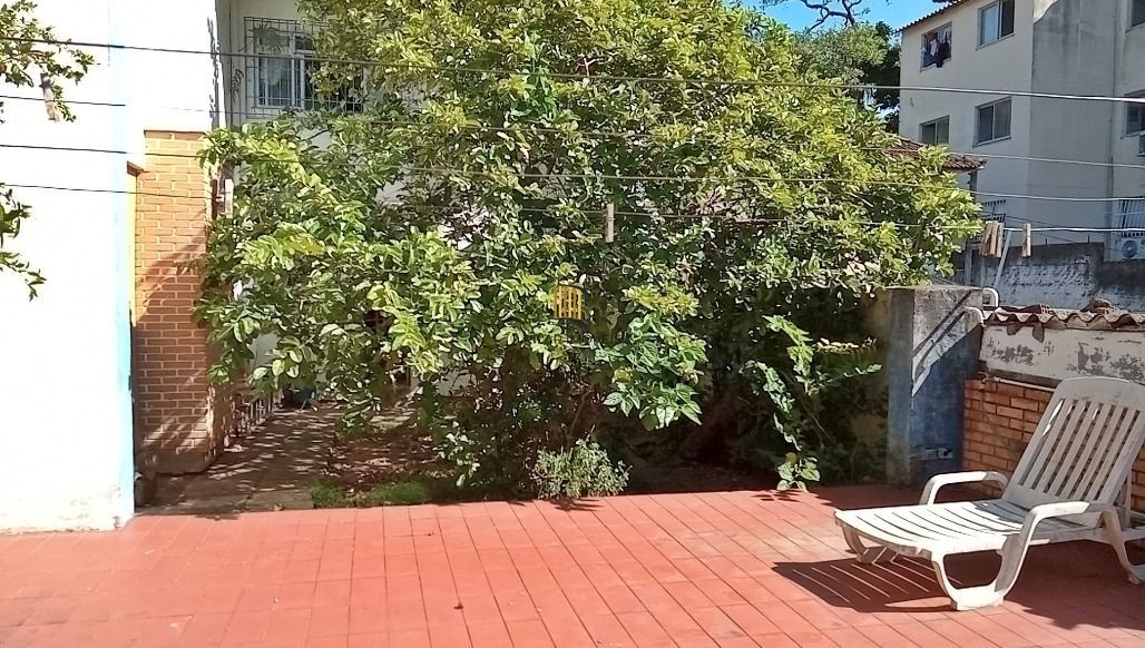 Casa 5 dormitórios no bairro Glória