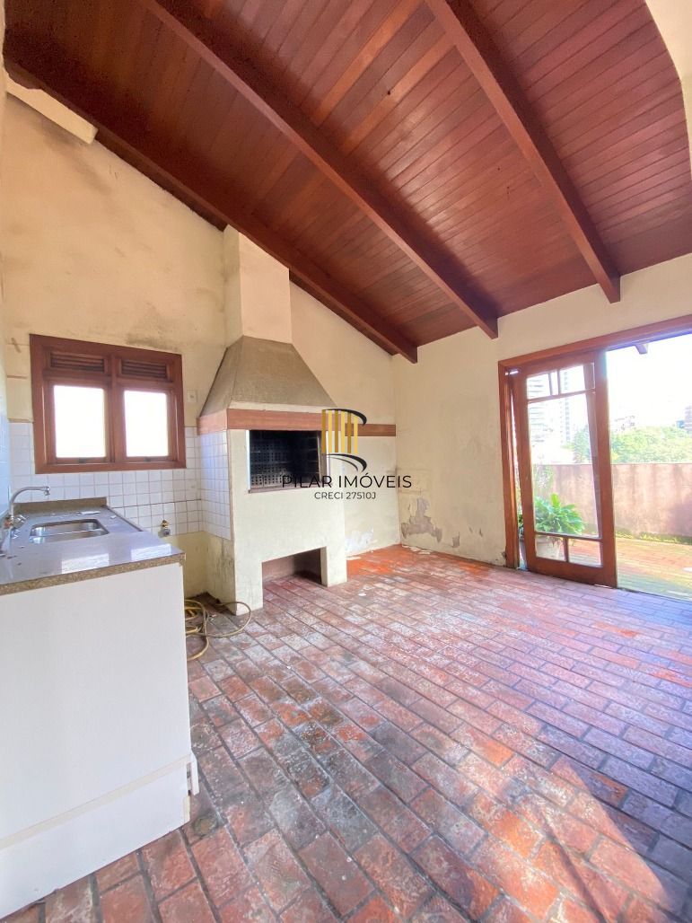 Cobertura 196m² 3 dorm. 1 Suíte + 2 vagas Petrópolis - Porto Alegre