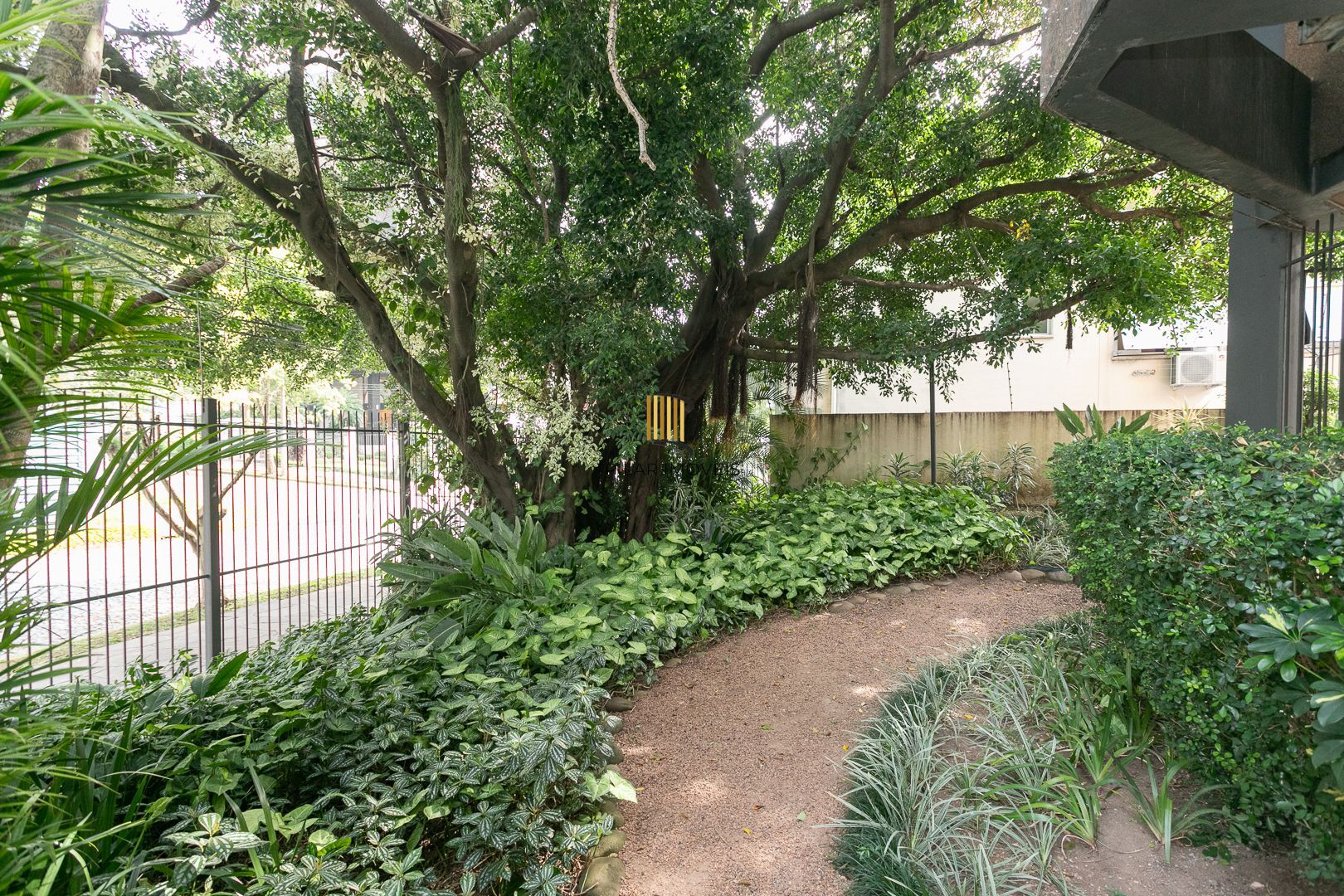 Cobertura com 3 dormitórios, mobiliada com 300 m²