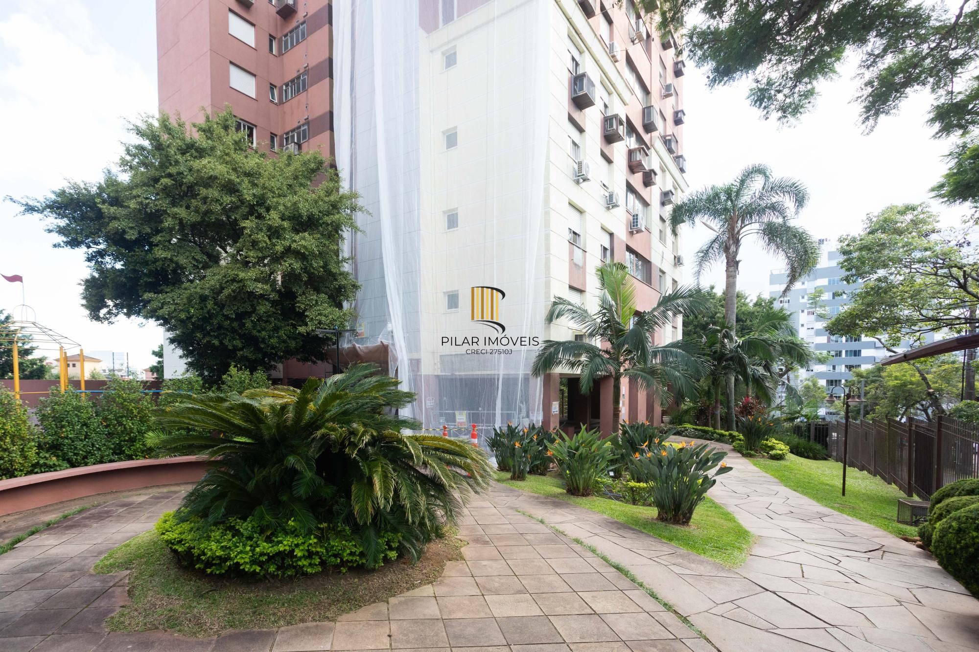 3 dormitórios - 96m² privativos - junto ao Iguatemi