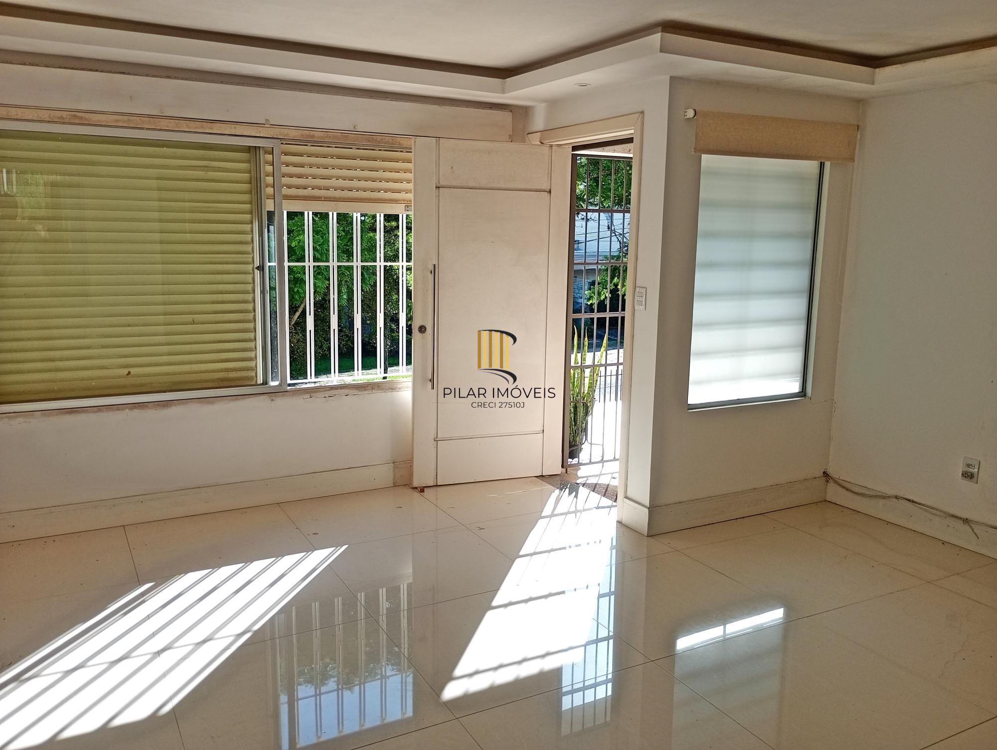 Casa com 3 suítes próxima ao Iguatemi e Parque Germânia