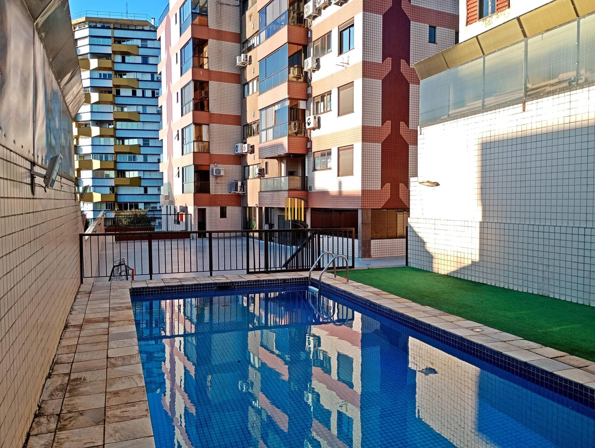Cobertura com vista para o Guaíba, suíte e 2 vagas