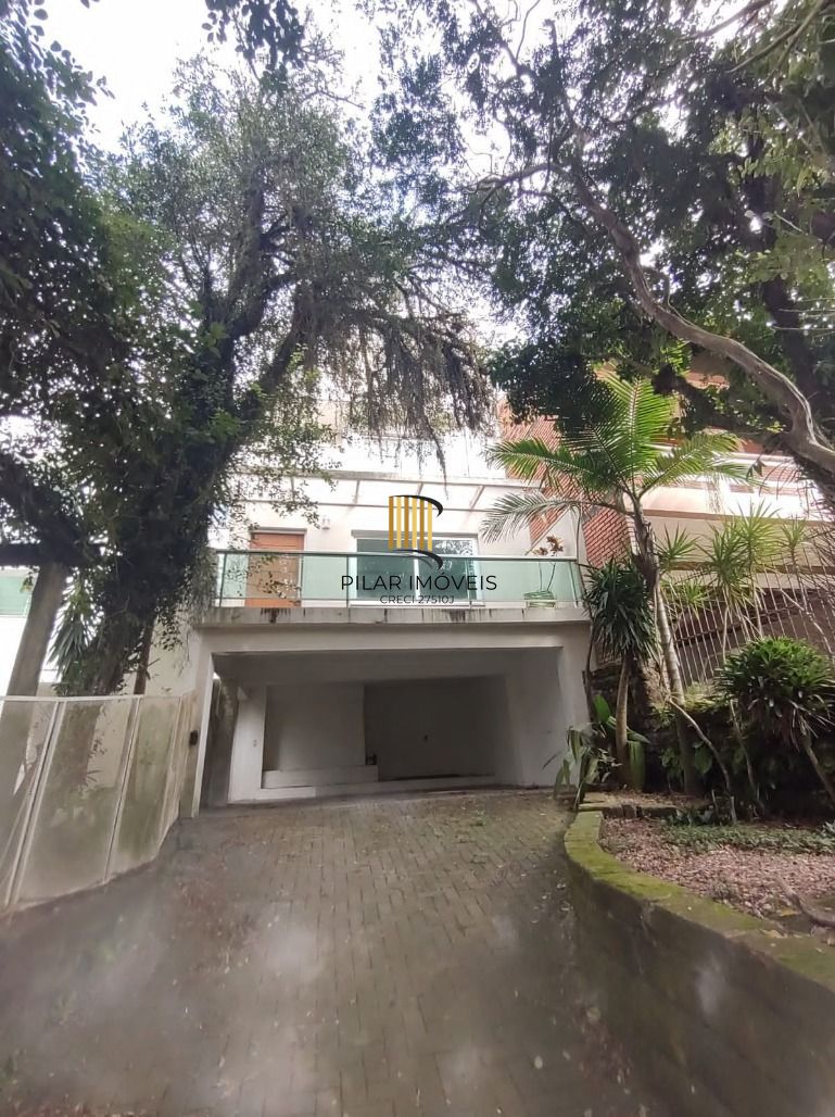 Casa 3 dorm. 1 Suíte + 3 vagas 223m² Cavalhada - Porto Alegre