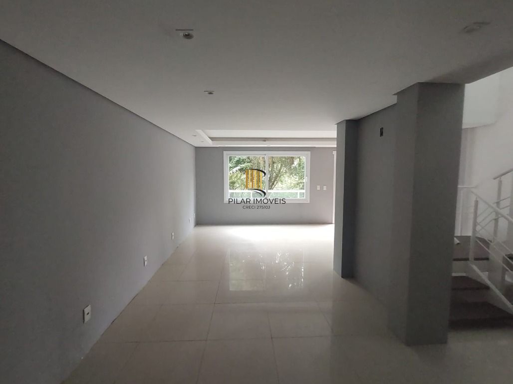 Casa 3 dorm. 1 Suíte + 3 vagas 223m² Cavalhada - Porto Alegre