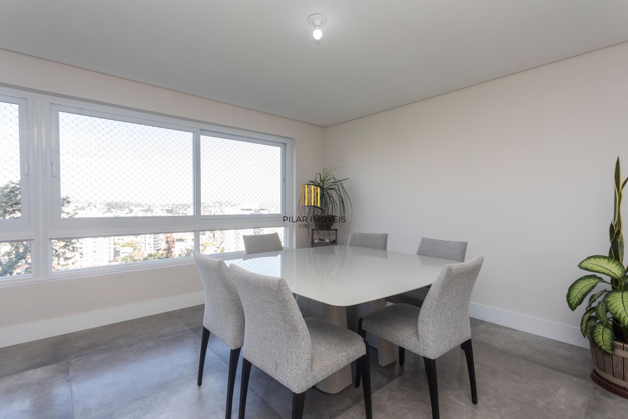 Apartamento com 207 m2 no Rio Branco com 3 vagas