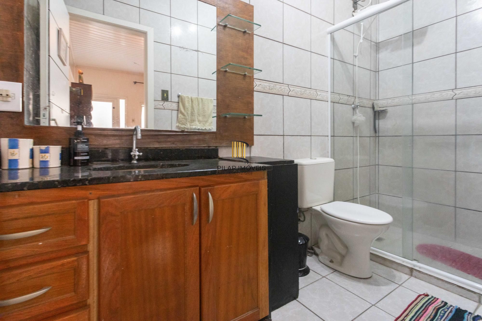 Casa com piscina e 470m2 no Chácara das Pedras