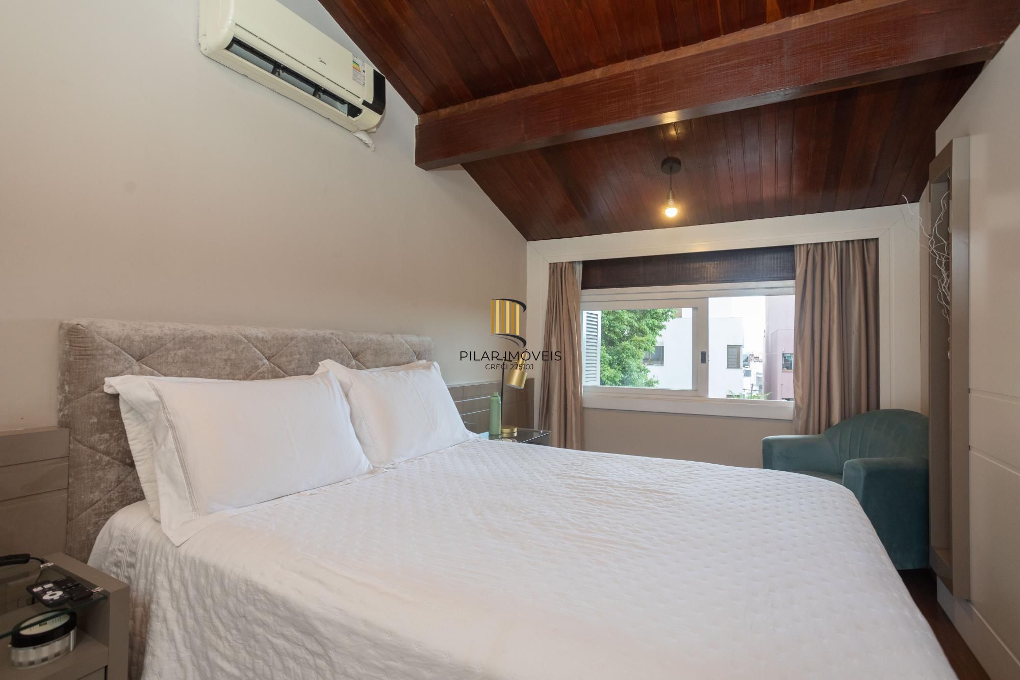 Casa com piscina no Chácara das Pedras