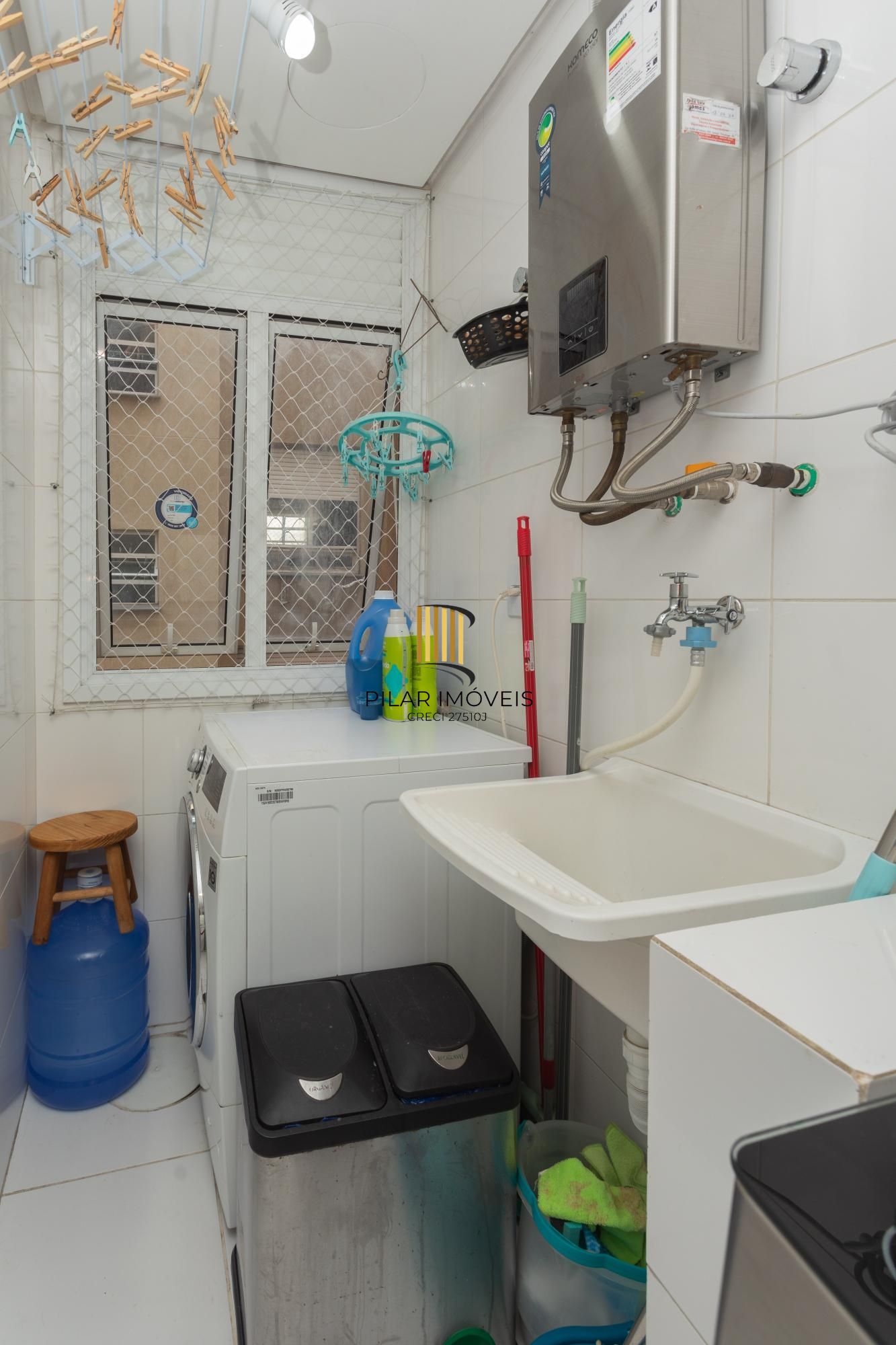 Apartamento de 3 dormitórios com suíte e garagem dupla no bairro Santana