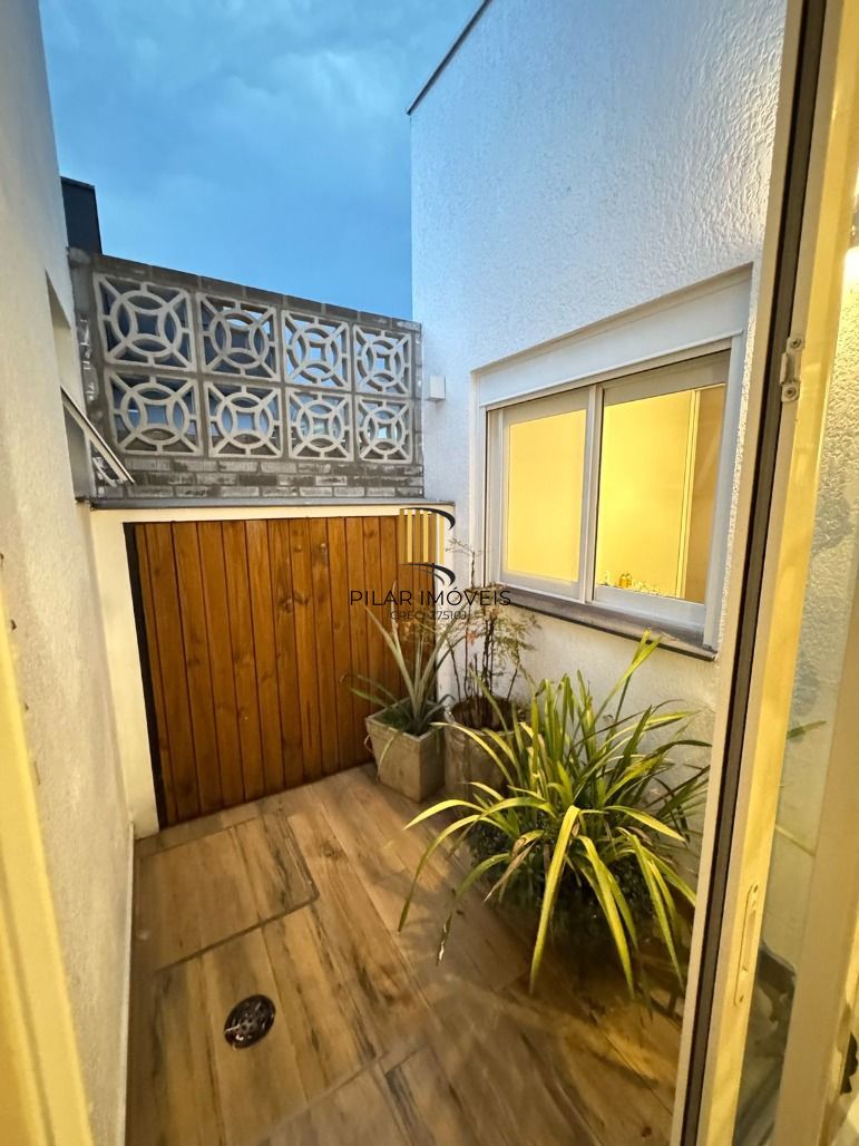 Casa de Condomínio 3 dormitórios no bairro Hípica