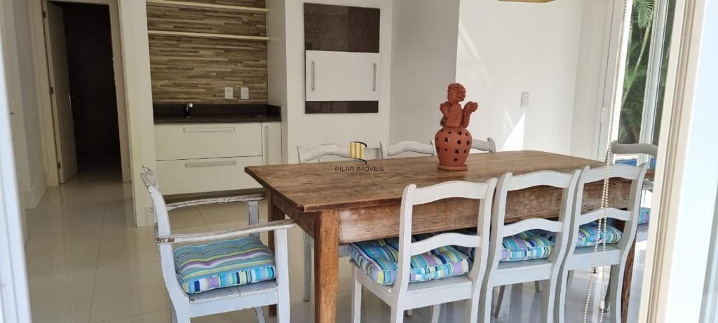 Casa com 3 suítes e piscina no Boa Vista