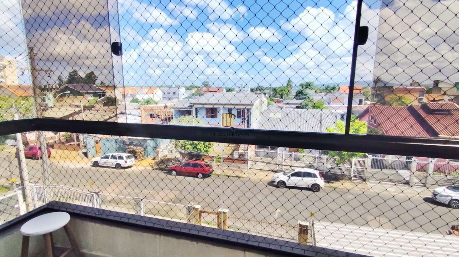 Apartamento em Cachoeirinha com suíte e sacada