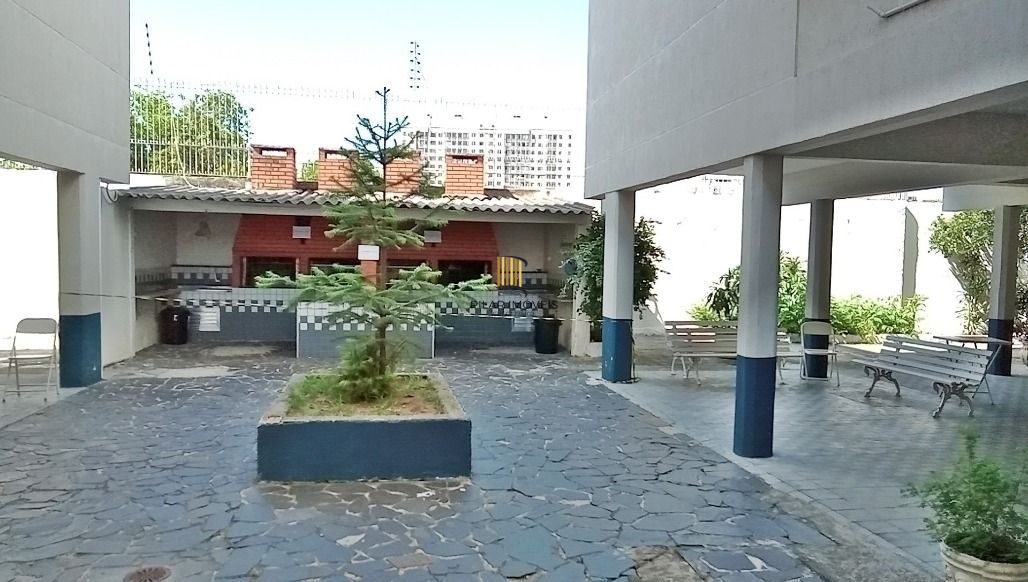 Apartamento 2 dormitórios no bairro Azenha