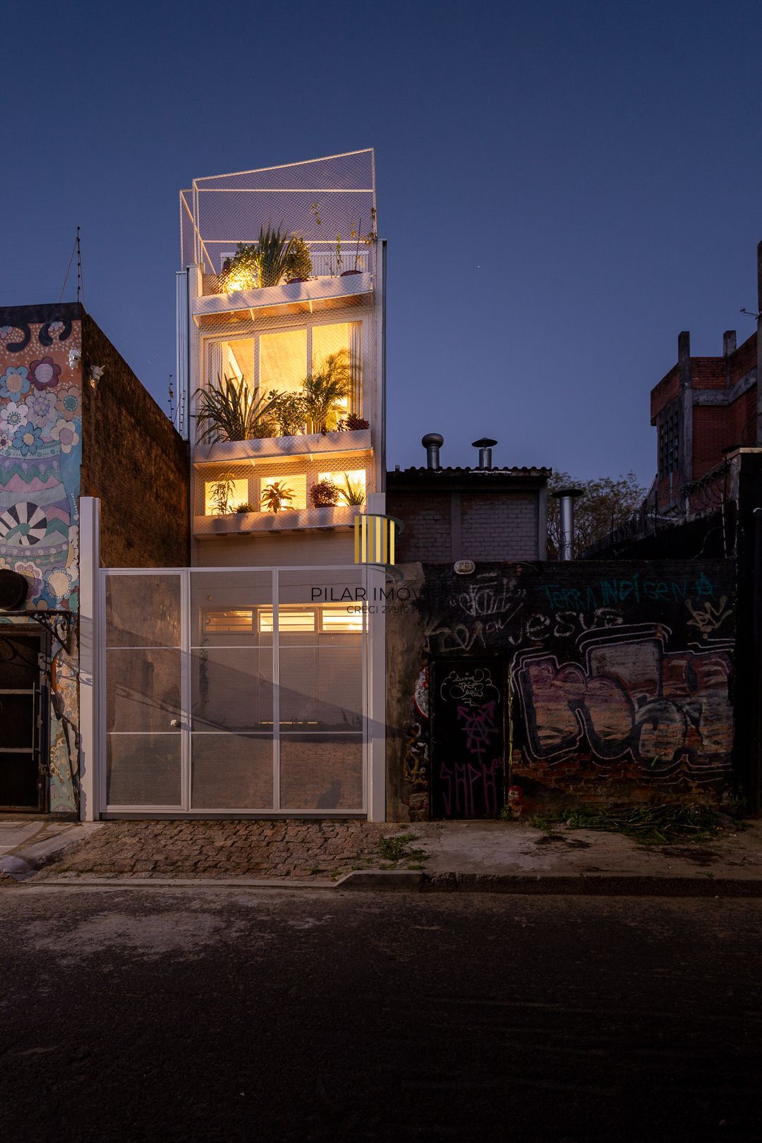 104m² de Arquitetura Inteligente e Design Exclusivo na Cidade Baixa