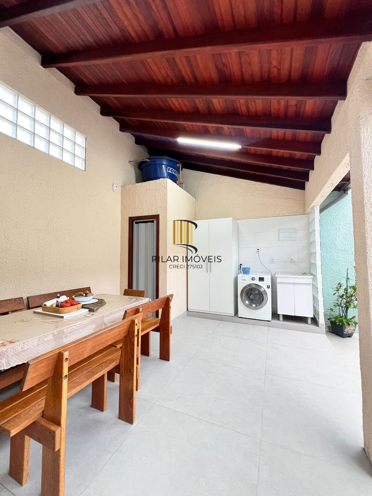 Casa na zonal de 3 dormitórios