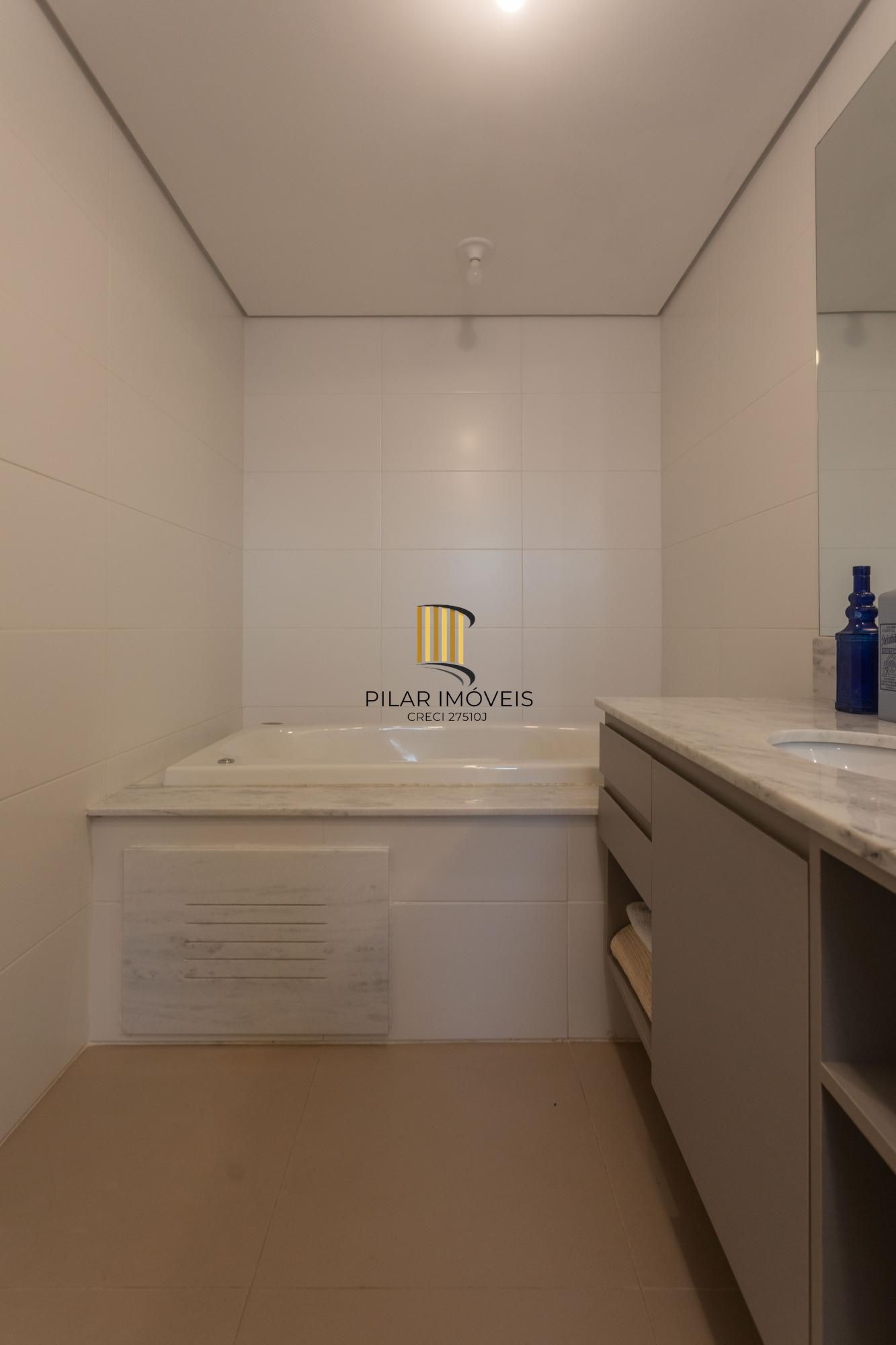 Apartamento com 207 m2 no Rio Branco com 3 vagas