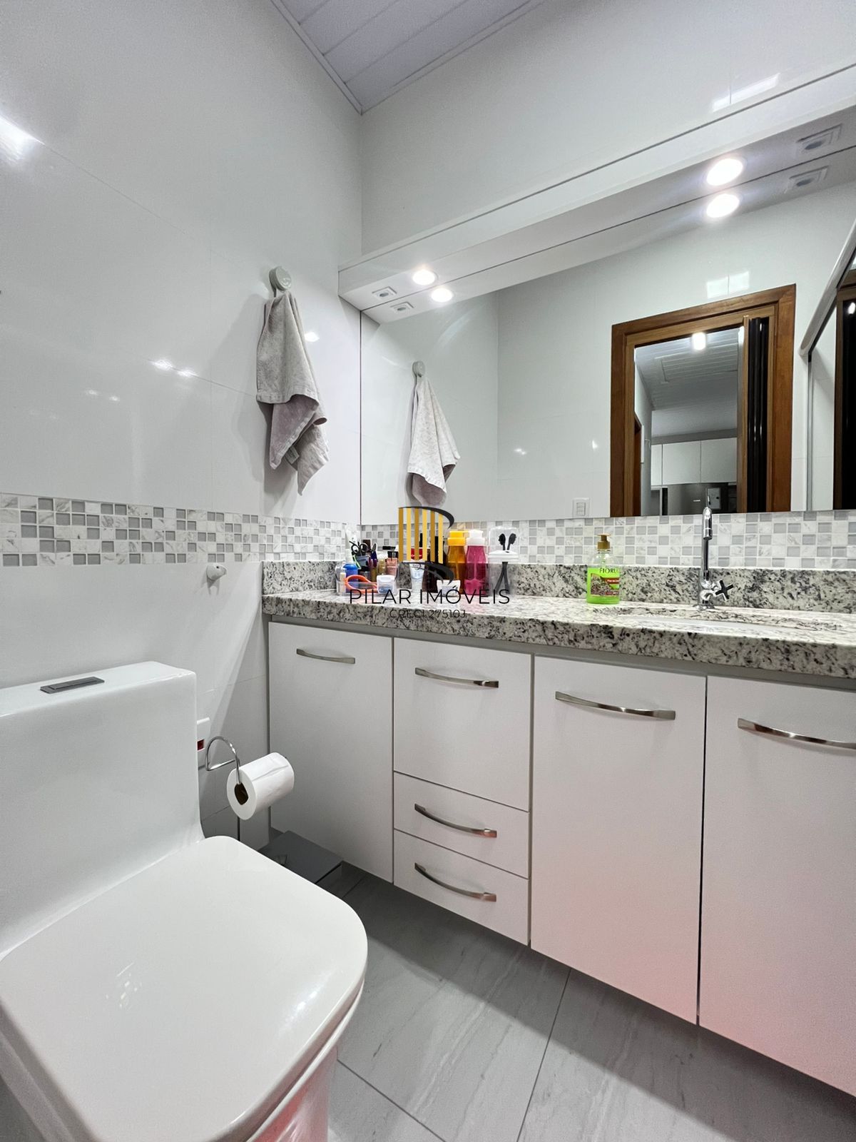 Casa na zonal de 3 dormitórios