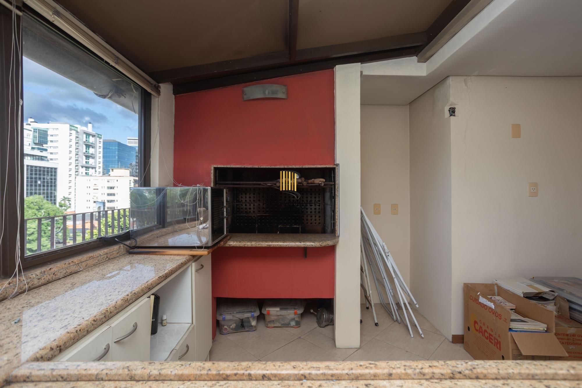 Cobertura na esquina da Nilo Peçanha com Carlos Gomes