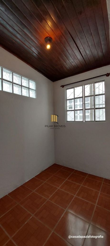 Oportunidade Única! JK Térreo com Pátio na Cidade Baixa!