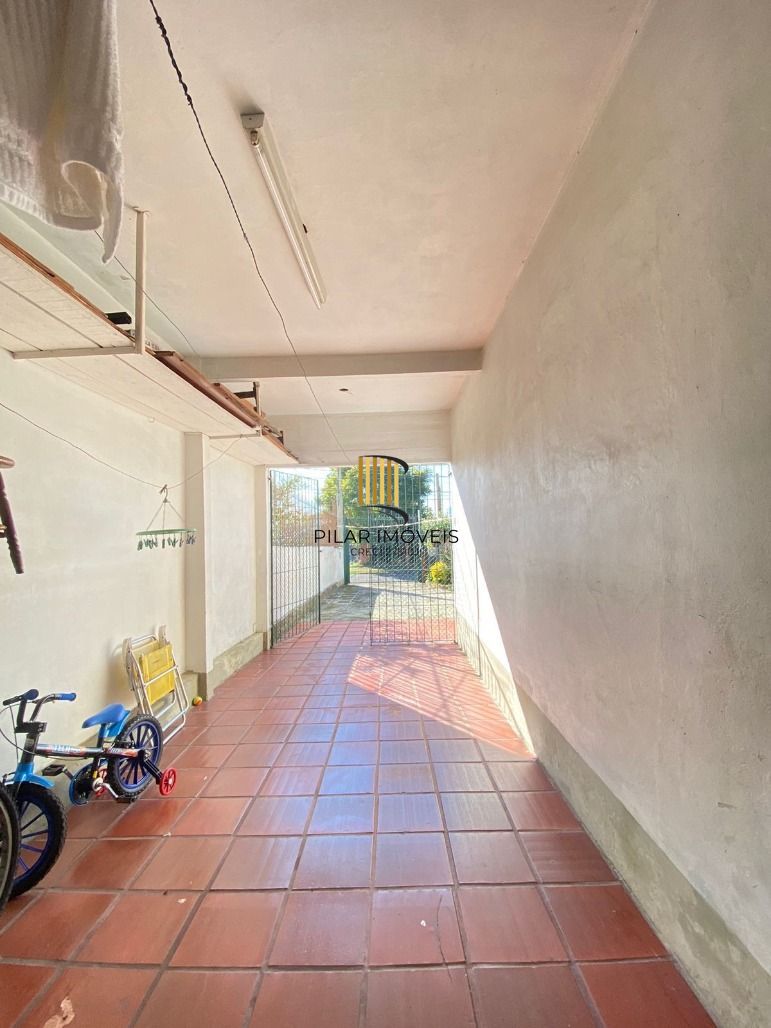 Casa 4 dorm. + 4 vagas 238m² Morro Santana - Porto Alegre