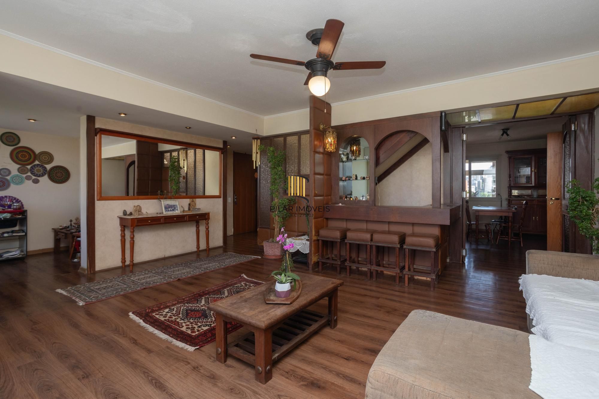 Cobertura na esquina da Nilo Peçanha com Carlos Gomes