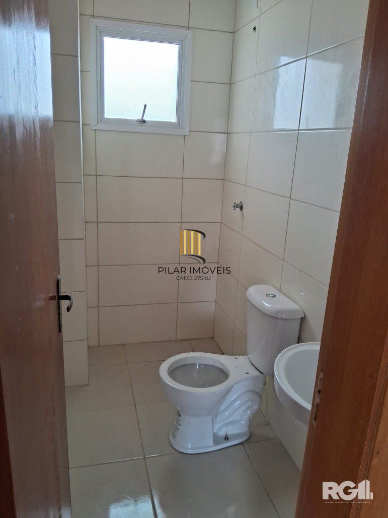 Casa 2 Dormitórios no Bairro Hípica