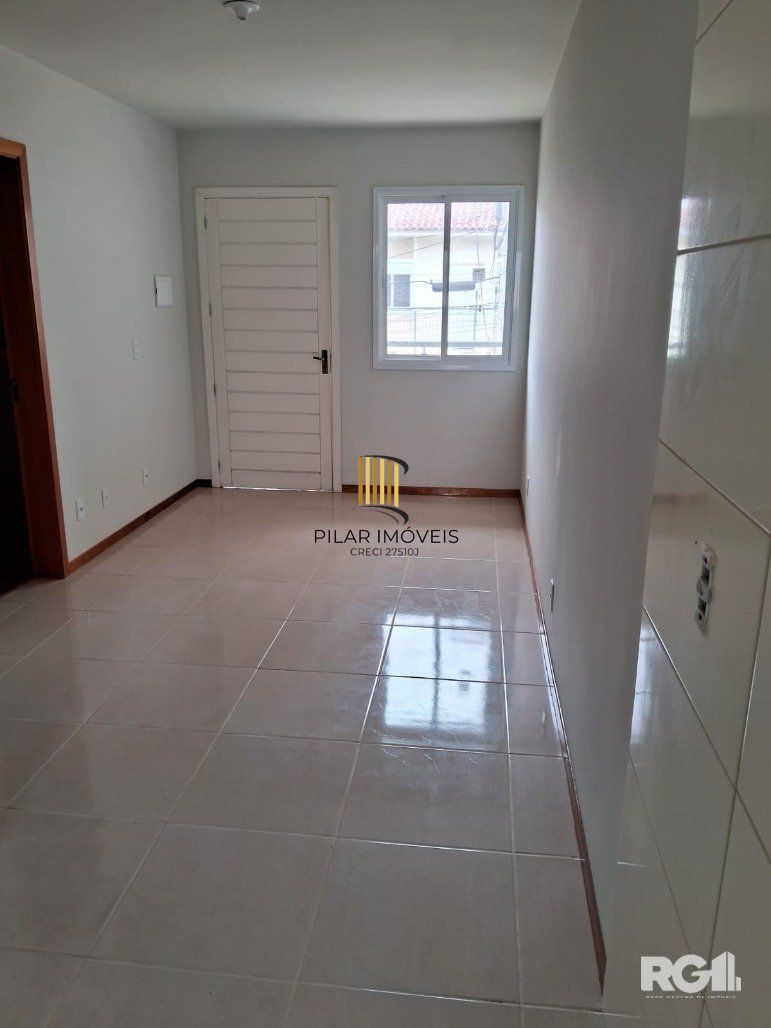 Casa 2 Dormitórios no Bairro Hípica