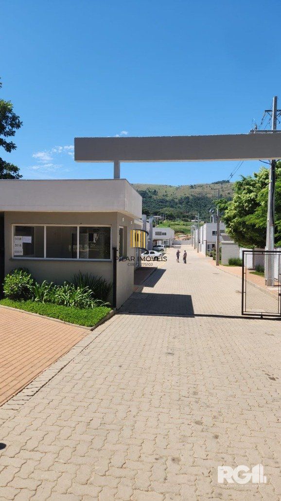 LINDO SOBRADO 2 DORMITÓRIOS