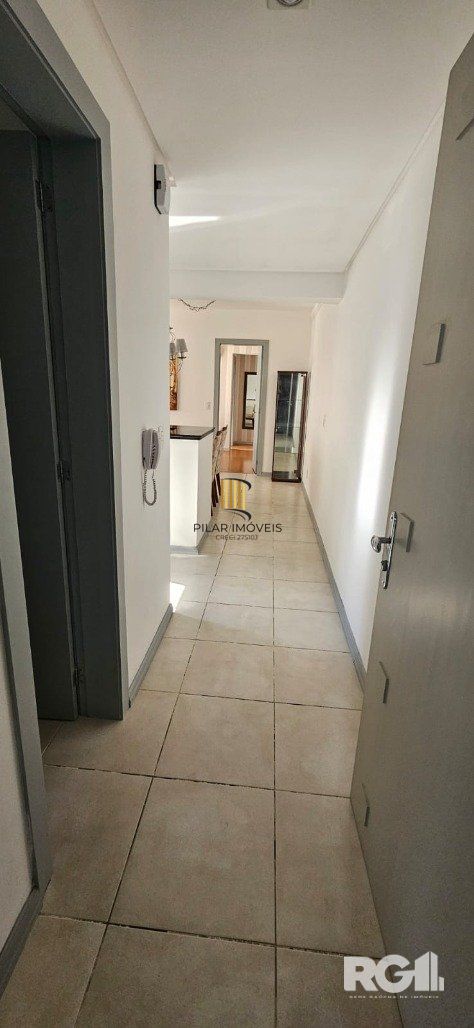 Lindo Apartamento Mobiliado de 1 domitório com 1 Suíte e Sacada