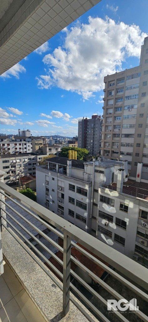Lindo Apartamento Mobiliado de 1 domitório com 1 Suíte e Sacada