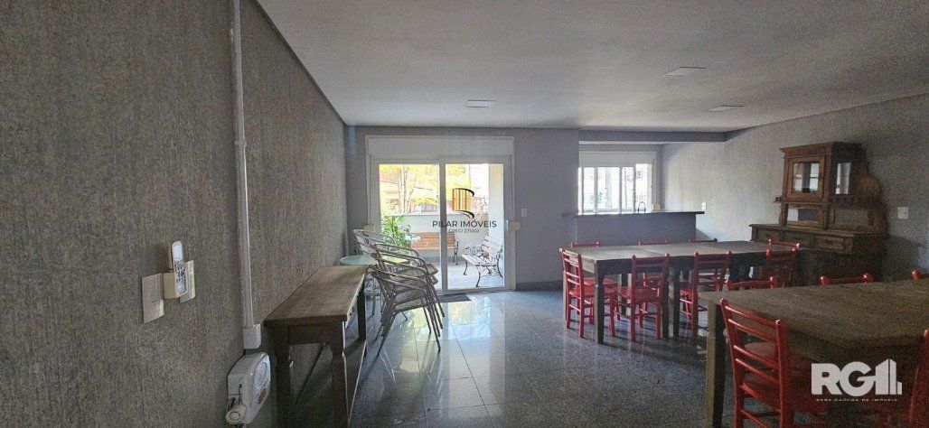 Lindo Apartamento Mobiliado de 1 domitório com 1 Suíte e Sacada