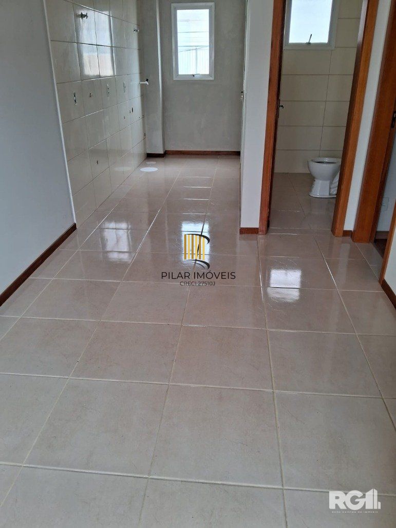Casa 2 Dormitórios no Bairro Hípica