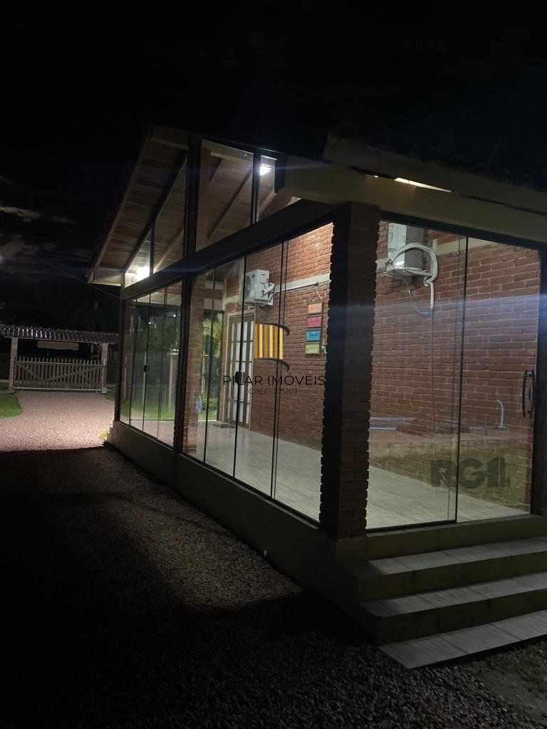 CASA EM CONDOMÍNIO - 3 dorms. - 3 vagas - 150 m² - VIAMÃO