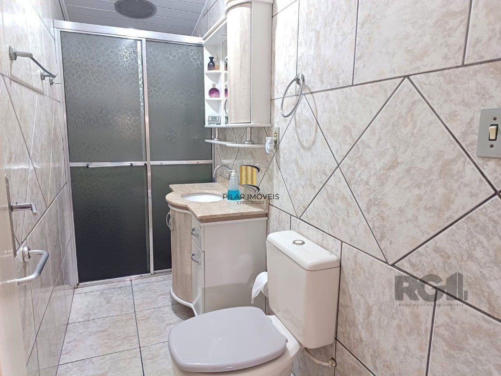 Casa térrea com salão de festas