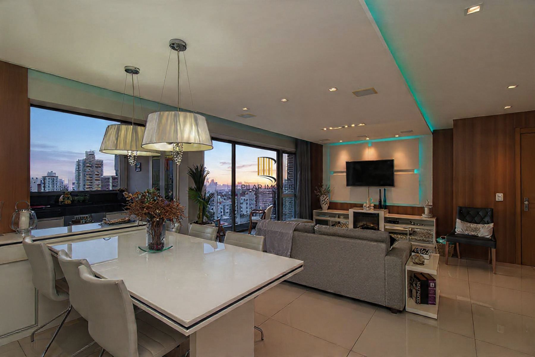 3 suítes 2 vagas Menino Deus