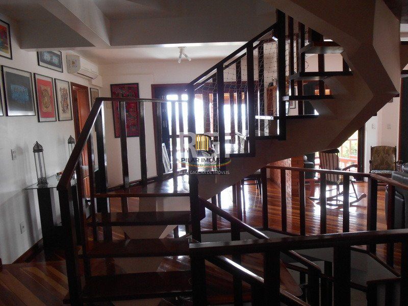 Casa para Venda - 430m², 3 dormitórios, sendo 1 suites, 2 vagas - Vila Nova
