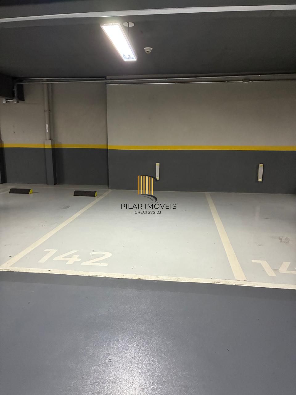 Lindo imóvel 2 dormitórios, 1 suíte, 64 m2, vaga de garagem no bairro Praia de Belas