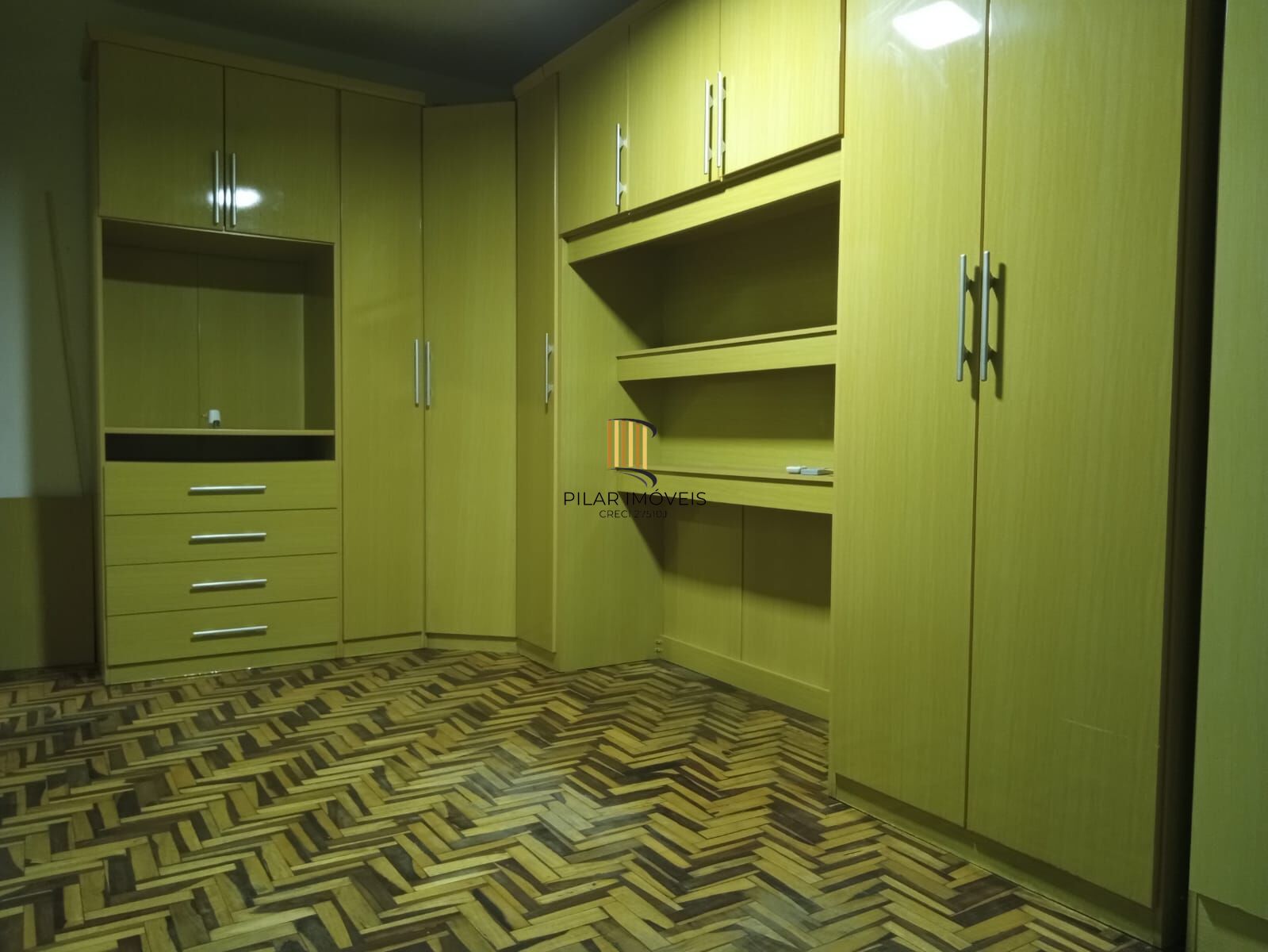 Apartamento um dormitório térreo com terraço lateral