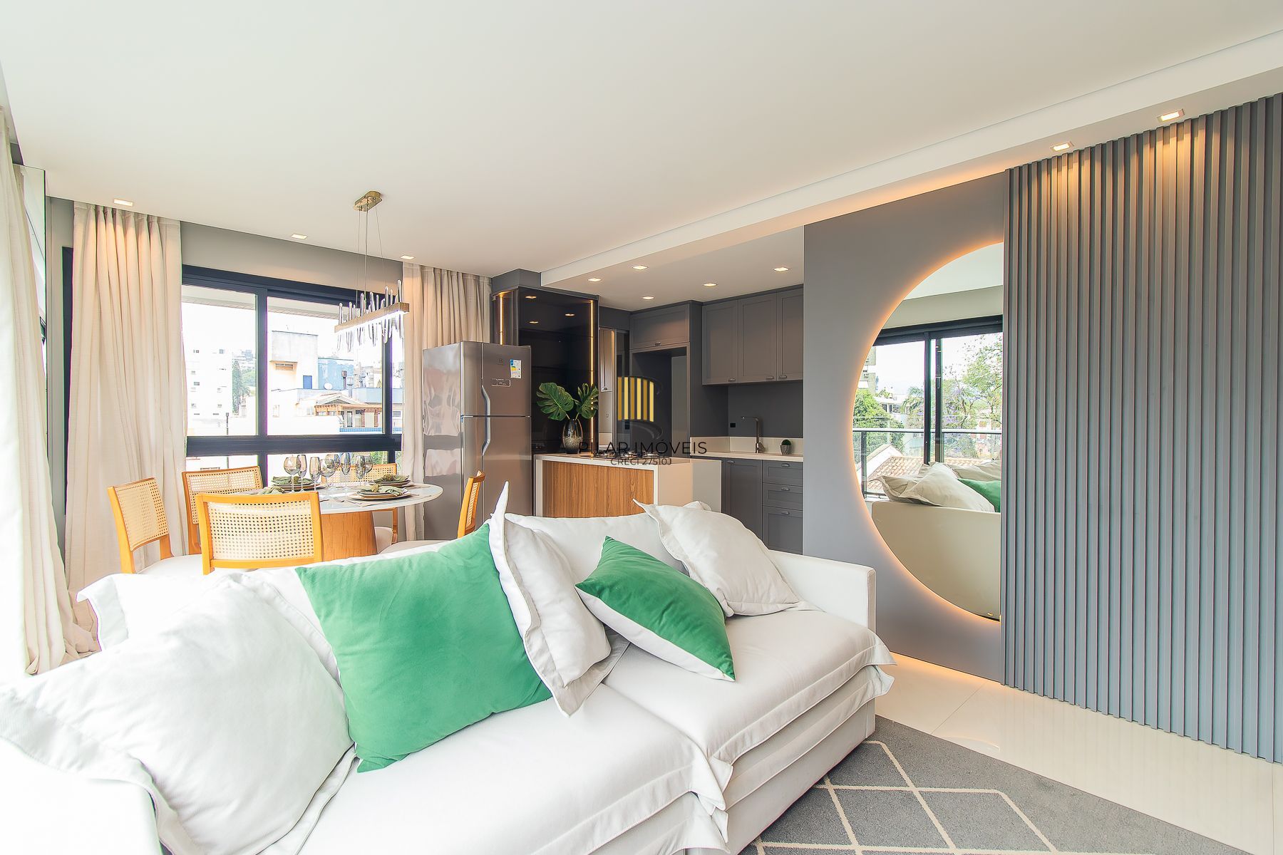 APARTAMENTO 2 D (um suíte) 80,45m² - 1 vaga simples descoberta- MENINO DEUS