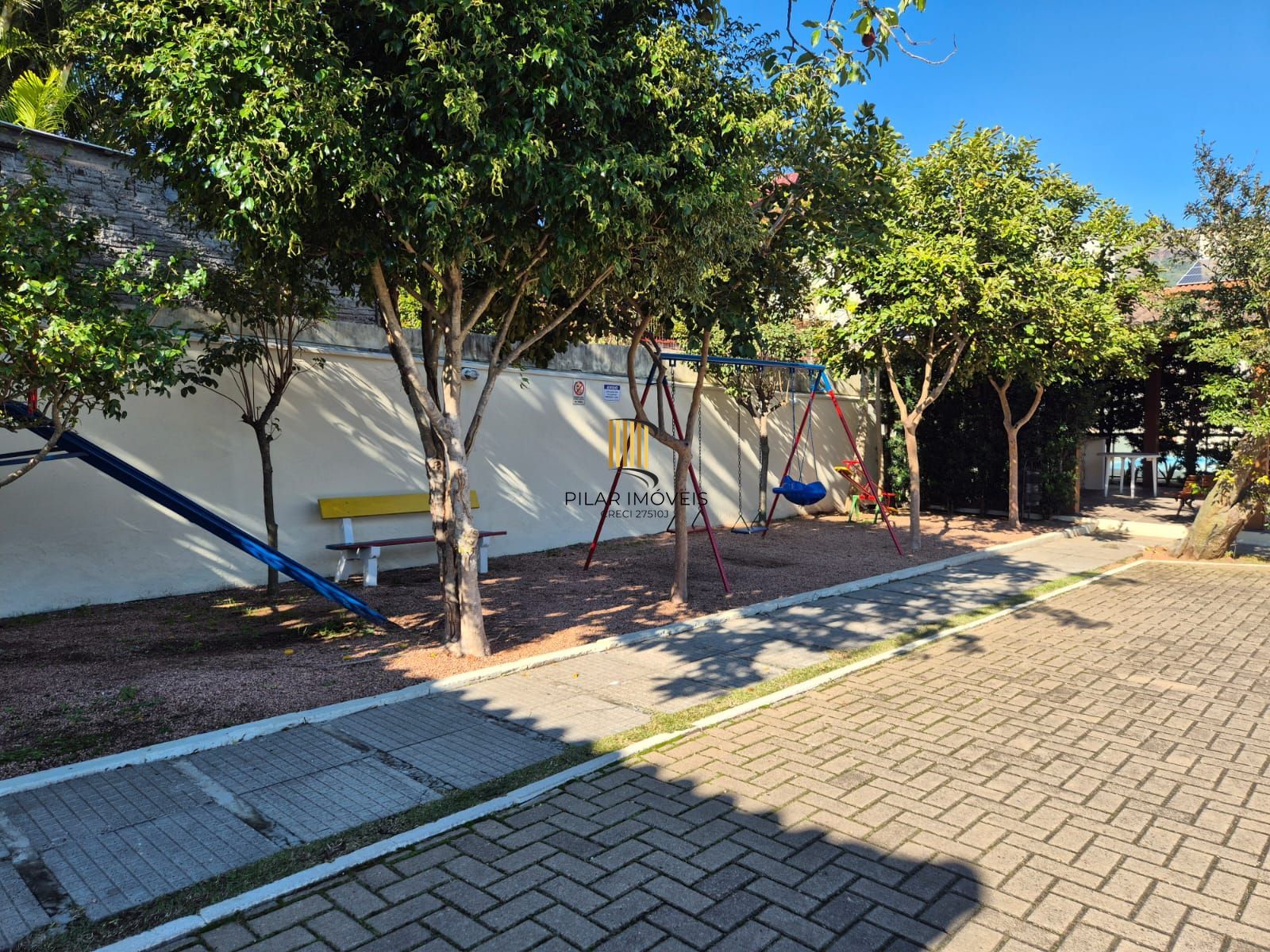 Casa em condomínio com infra