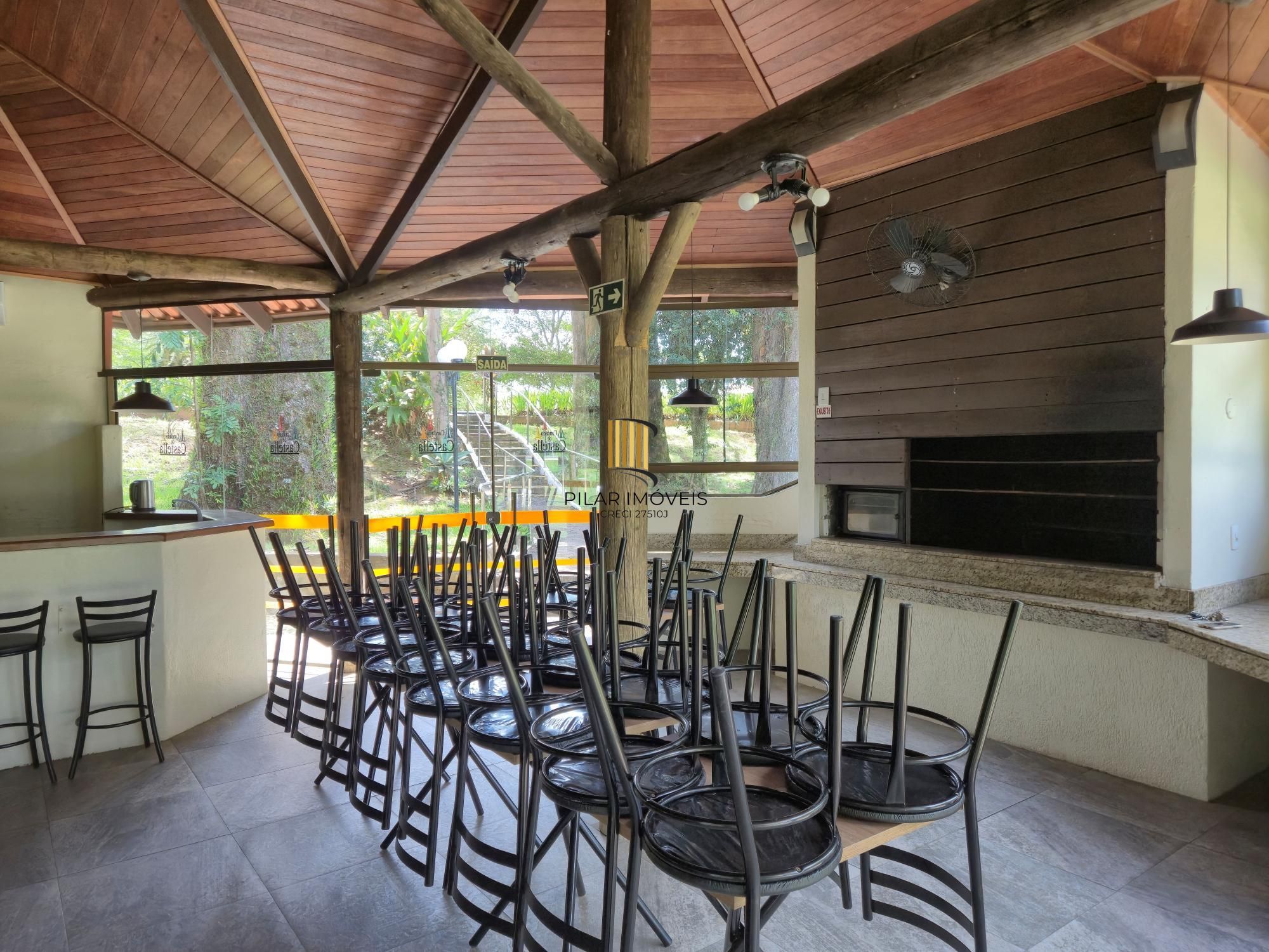 Casa no Condominio Condado de Castella