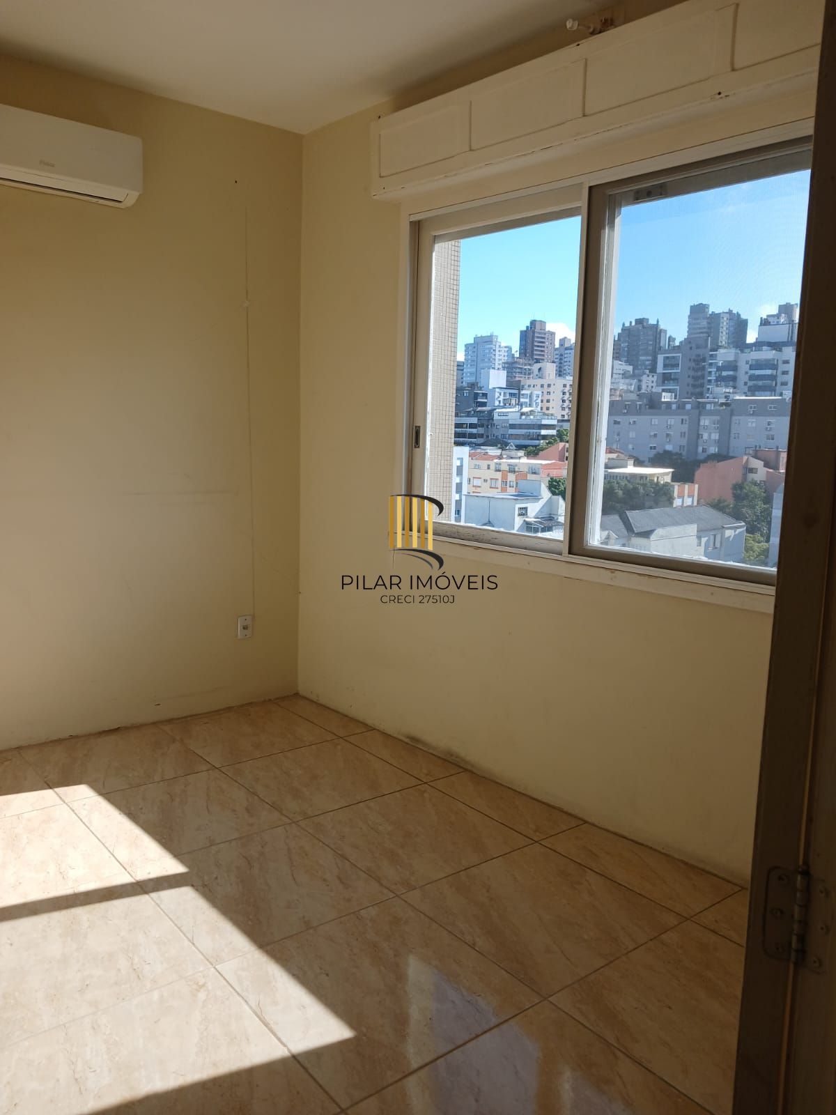 Apartamento três dormitórios ( uma suíte) panorâmico